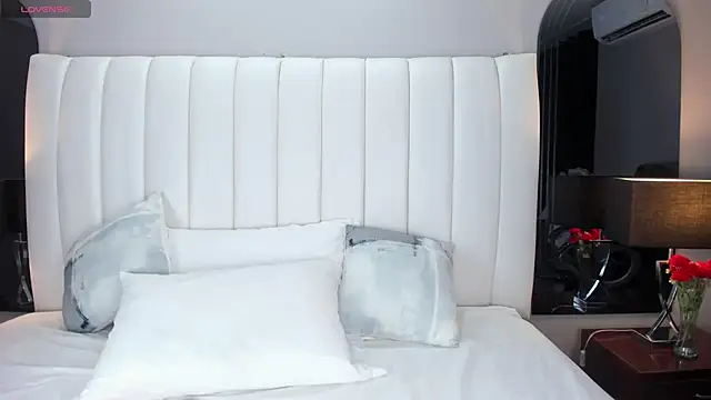 Snapshot of MelanieKlaus chatting on 02-22-25, 04:18 MelanieKlaus online show from 02-22-25, 04:18