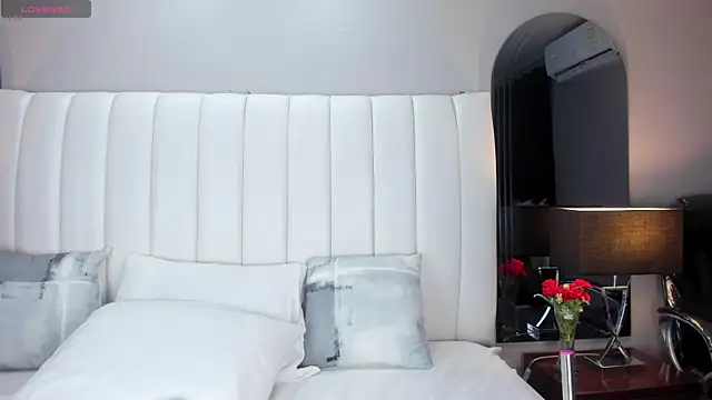 Snapshot of MelanieKlaus chatting on 03-08-25, 04:12 MelanieKlaus online show from 03-08-25, 04:12