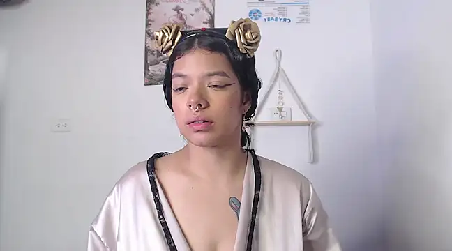 yungelitamor  online show from 02-02-25, 08:35