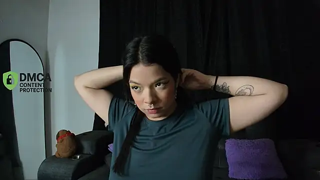 yungelitamor  online show from 04-14-26, 05:24