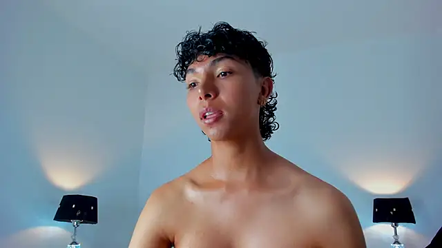 xhenisa  online show from 11-10-25, 07:02