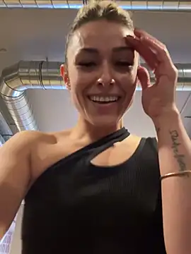 Snapshot of petrouchkaaa_ chatting on 12-16-24, 11:33 petrouchkaaa online show from 12-16-24, 11:33