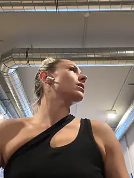 Snapshot of petrouchkaaa_ chatting on 01-16-25, 09:37 petrouchkaaa online show from 01-16-25, 09:37