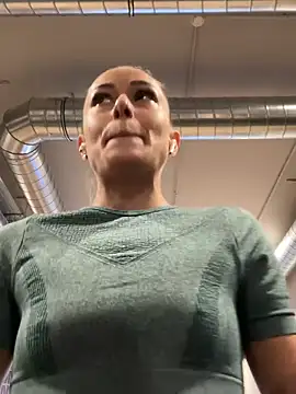 Snapshot of petrouchkaaa_ chatting on 01-17-25, 09:49 petrouchkaaa online show from 01-17-25, 09:49