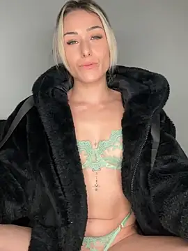 Snapshot of petrouchkaaa_ chatting on 01-19-25, 08:51 petrouchkaaa online show from 01-19-25, 08:51