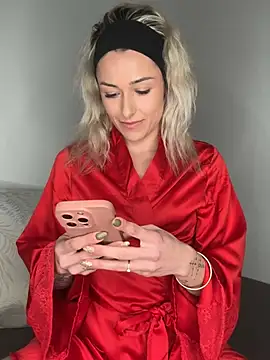 Snapshot of petrouchkaaa_ chatting on 01-24-25, 09:15 petrouchkaaa online show from 01-24-25, 09:15