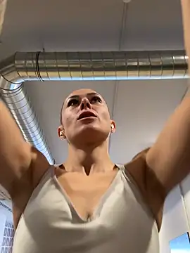 Snapshot of petrouchkaaa_ chatting on 01-31-25, 09:48 petrouchkaaa online show from 01-31-25, 09:48