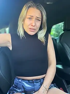 Snapshot of petrouchkaaa_ chatting on 10-18-25, 08:59 petrouchkaaa online show from 10-18-25, 08:59