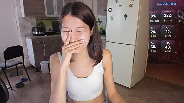 Snapshot of LeyylaStoone chatting on 02-18-25, 11:22 LeyylaStoone online show from 02-18-25, 11:22