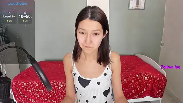 Snapshot of LeyylaStoone chatting on 03-10-25, 04:38 LeyylaStoone online show from 03-10-25, 04:38