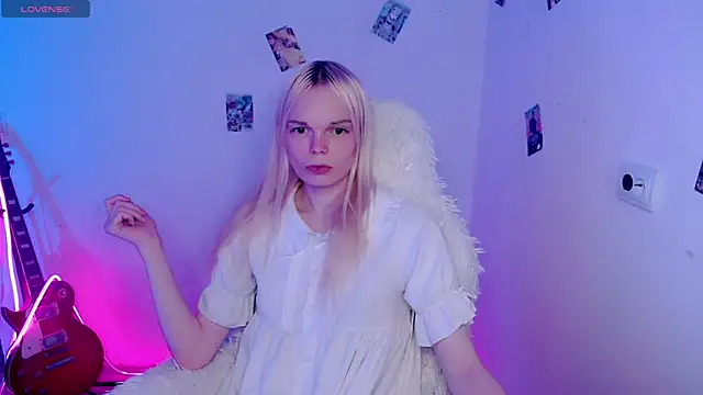 Emily Nyaffee online show from 11-25-25, 08:31