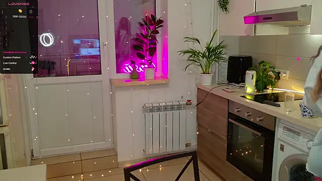 MissLovex online show from 12-15-25, 09:35