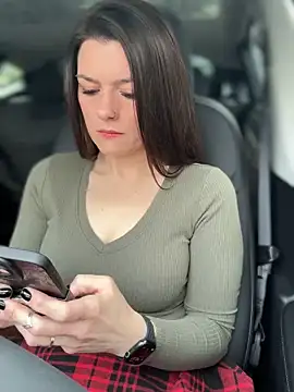 Snapshot of LadyLena1 chatting on 12-24-24, 06:39 LadyLena1 online show from 12-24-24, 06:39