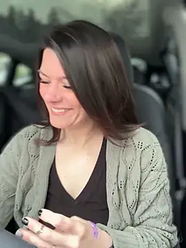 Snapshot of LadyLena1 chatting on 01-01-25, 05:55 LadyLena1 online show from 01-01-25, 05:55