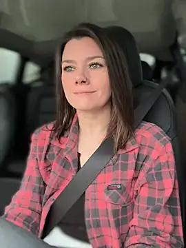 Snapshot of LadyLena1 chatting on 01-12-25, 04:18 LadyLena1 online show from 01-12-25, 04:18