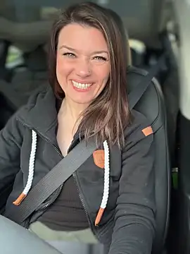 Snapshot of LadyLena1 chatting on 02-01-25, 04:33 LadyLena1 online show from 02-01-25, 04:33