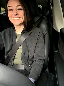 Snapshot of LadyLena1 chatting on 10-26-25, 04:13 LadyLena1 online show from 10-26-25, 04:13