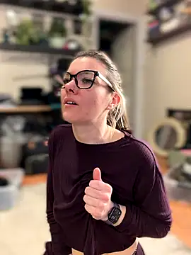 Snapshot of LadyLena1 chatting on 11-14-25, 04:28 LadyLena1 online show from 11-14-25, 04:28