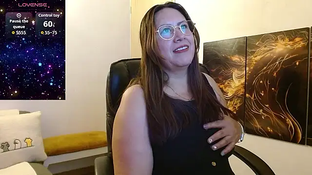 Snapshot of amalia_brunette chatting on 02-10-26, 01:43 amalia brunette online show from 02-10-26, 01:43