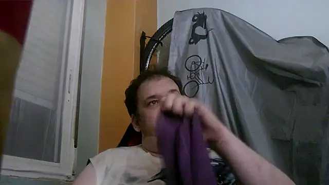 Snapshot of porkorossy chatting on 05-17-26, 09:22 porkorossy online show from 05-17-26, 09:22