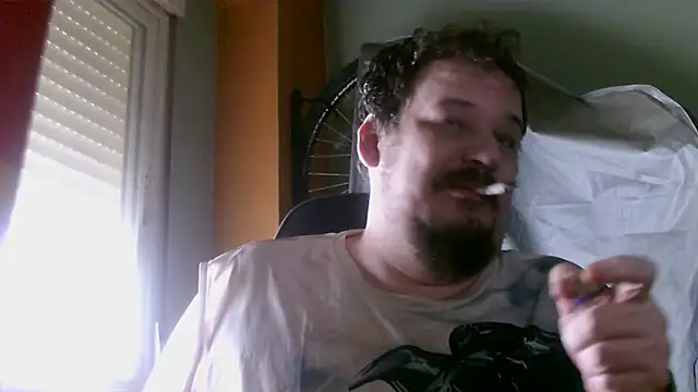 Snapshot of porkorossy chatting on 05-18-26, 07:36 porkorossy online show from 05-18-26, 07:36