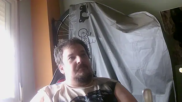 Snapshot of porkorossy chatting on 05-21-26, 07:04 porkorossy online show from 05-21-26, 07:04