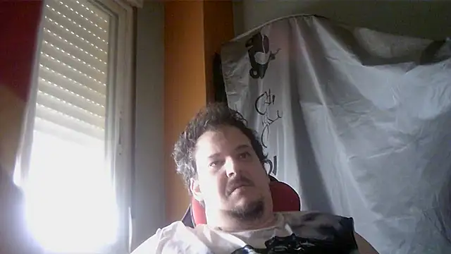 Snapshot of porkorossy chatting on 06-11-26, 07:17 porkorossy online show from 06-11-26, 07:17