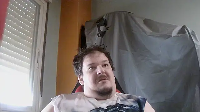 Snapshot of porkorossy chatting on 06-12-26, 07:29 porkorossy online show from 06-12-26, 07:29