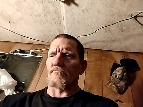 Snapshot of budweiser666 chatting on 03-04-25, 10:57 budweiser666 online show from 03-04-25, 10:57