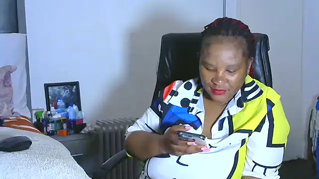 Snapshot of Bootyliciousbbw12 chatting on 02-01-25, 06:19 Bootyliciousbbw12 online show from 02-01-25, 06:19