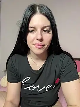 Snapshot of Annatrybebetter chatting on 02-05-25, 10:01 Annatrybebetter online show from 02-05-25, 10:01