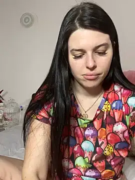 Snapshot of Annatrybebetter chatting on 02-19-25, 12:35 Annatrybebetter online show from 02-19-25, 12:35