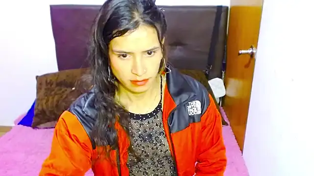 Queen camila online show from 01-14-25, 10:17