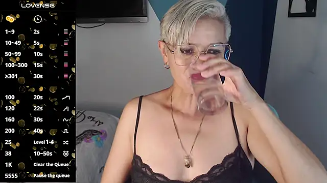 scarlett paris22 online show from 03-18-25, 12:05