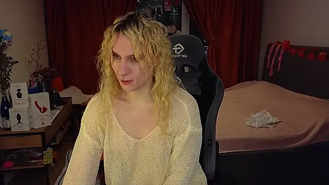 Lori Myaf online show from 12-18-24, 02:28