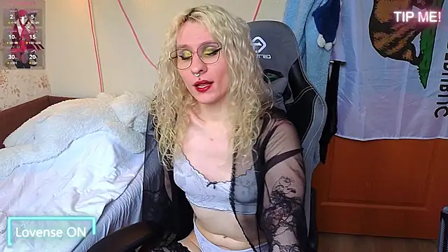 Lori Myaf online show from 04-25-26, 01:41