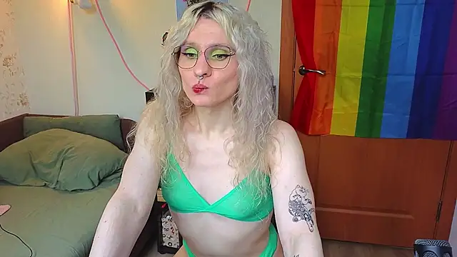 Lori Myaf online show from 06-01-26, 01:13
