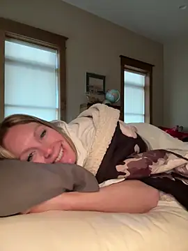 Snapshot of ItsDanniG chatting on 12-14-24, 03:04 ItsDanniG online show from 12-14-24, 03:04