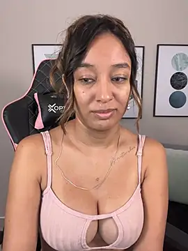 Snapshot of DianaHopson chatting on 03-14-25, 01:35 DianaHopson online show from 03-14-25, 01:35