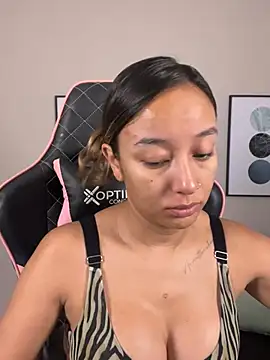 Snapshot of DianaHopson chatting on 03-16-25, 10:55 DianaHopson online show from 03-16-25, 10:55