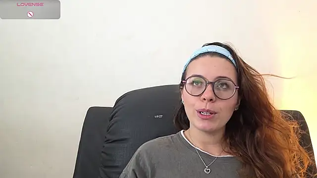 Snapshot of irinasweet27 chatting on 09-10-25, 12:21 irinasweet27 online show from 09-10-25, 12:21