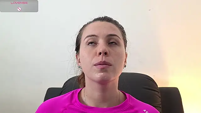 Snapshot of irinasweet27 chatting on 09-19-25, 02:24 irinasweet27 online show from 09-19-25, 02:24