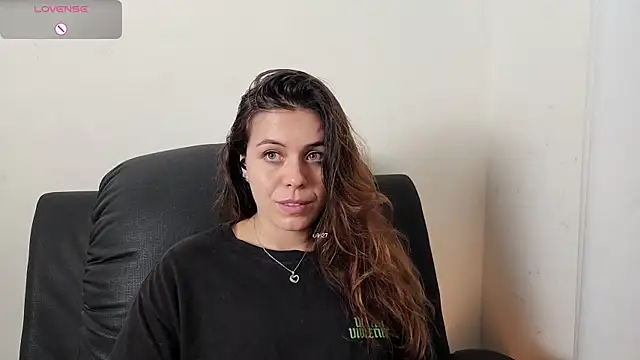 Snapshot of irinasweet27 chatting on 10-25-25, 02:30 irinasweet27 online show from 10-25-25, 02:30