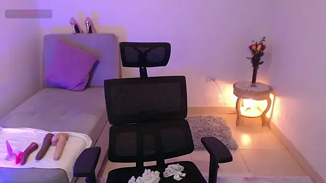 lilian prada online show from 02-26-25, 09:05