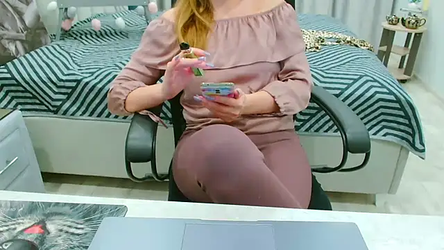 EveLove33 online show from 04-05-26, 04:37