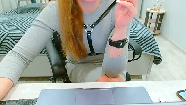 EveLove33 online show from 04-25-26, 06:49