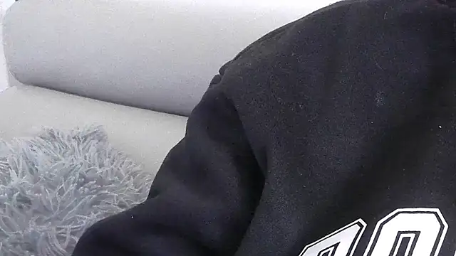 Snapshot of sarametisse26 chatting on 01-15-25, 01:31 sarametisse26 online show from 01-15-25, 01:31