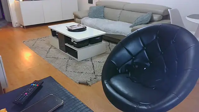 Snapshot of sarametisse26 chatting on 10-08-25, 06:11 sarametisse26 online show from 10-08-25, 06:11