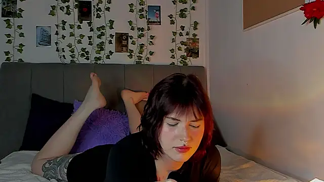 Snapshot of miss_Lizzy chatting on 12-08-24, 04:14 miss Lizzy online show from 12-08-24, 04:14