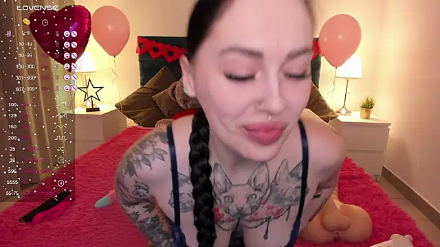 Snapshot of missAngellina chatting on 02-14-25, 05:09 missAngellina online show from 02-14-25, 05:09